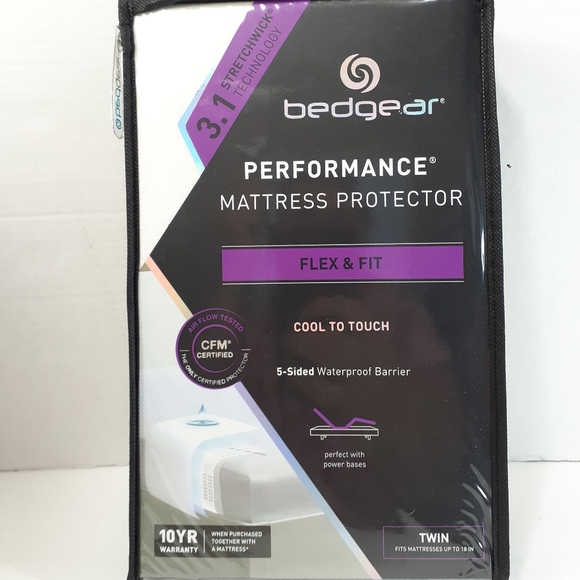 BEDGEAR Waterproof Moisture Wicking Performance Mattress Protector - Twin  - NEW - Picture 1 of 2